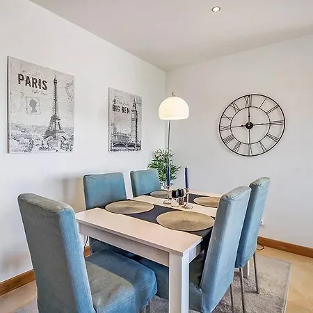 Nieuw Modern Met Alle Faciliteiten. דירה